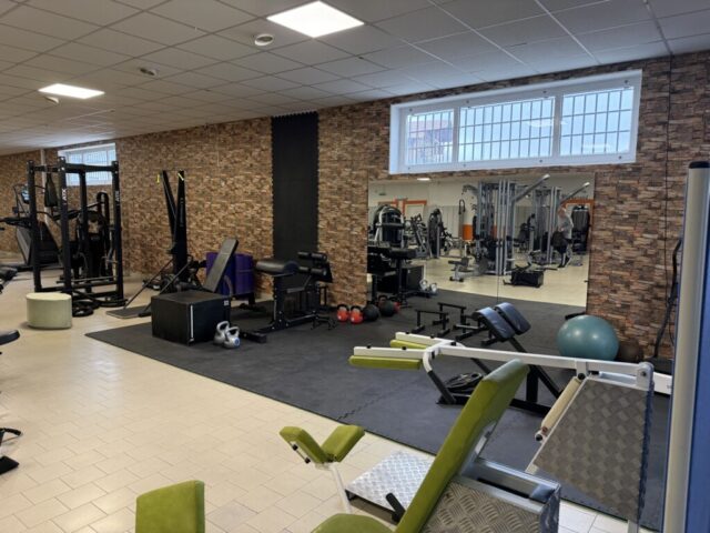 Rehasport_in_Goeggingen_Level One_Freihantelbereich