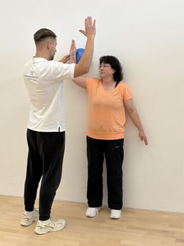 Rehasport in Magstadt – Bewegungszentrum für Körperwohl und Squash Magstadt_Schulteruebung